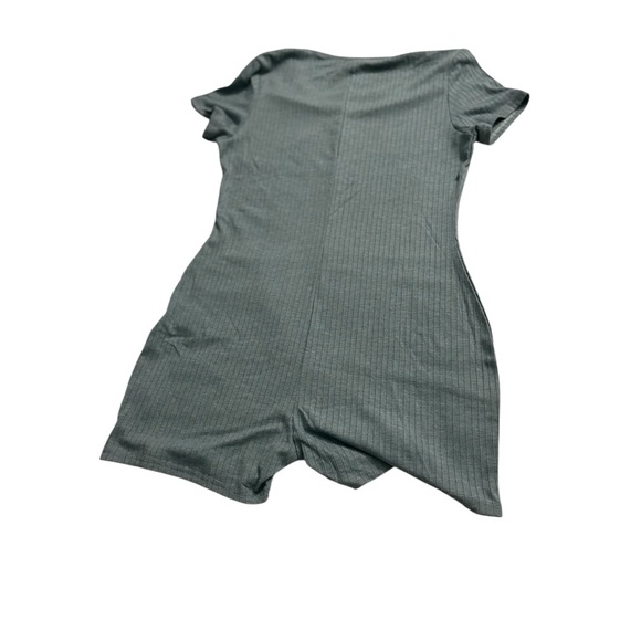 Gray Ribbed Short Sleeve Romper. Grey. Size L. New. - Picture 3 of 10